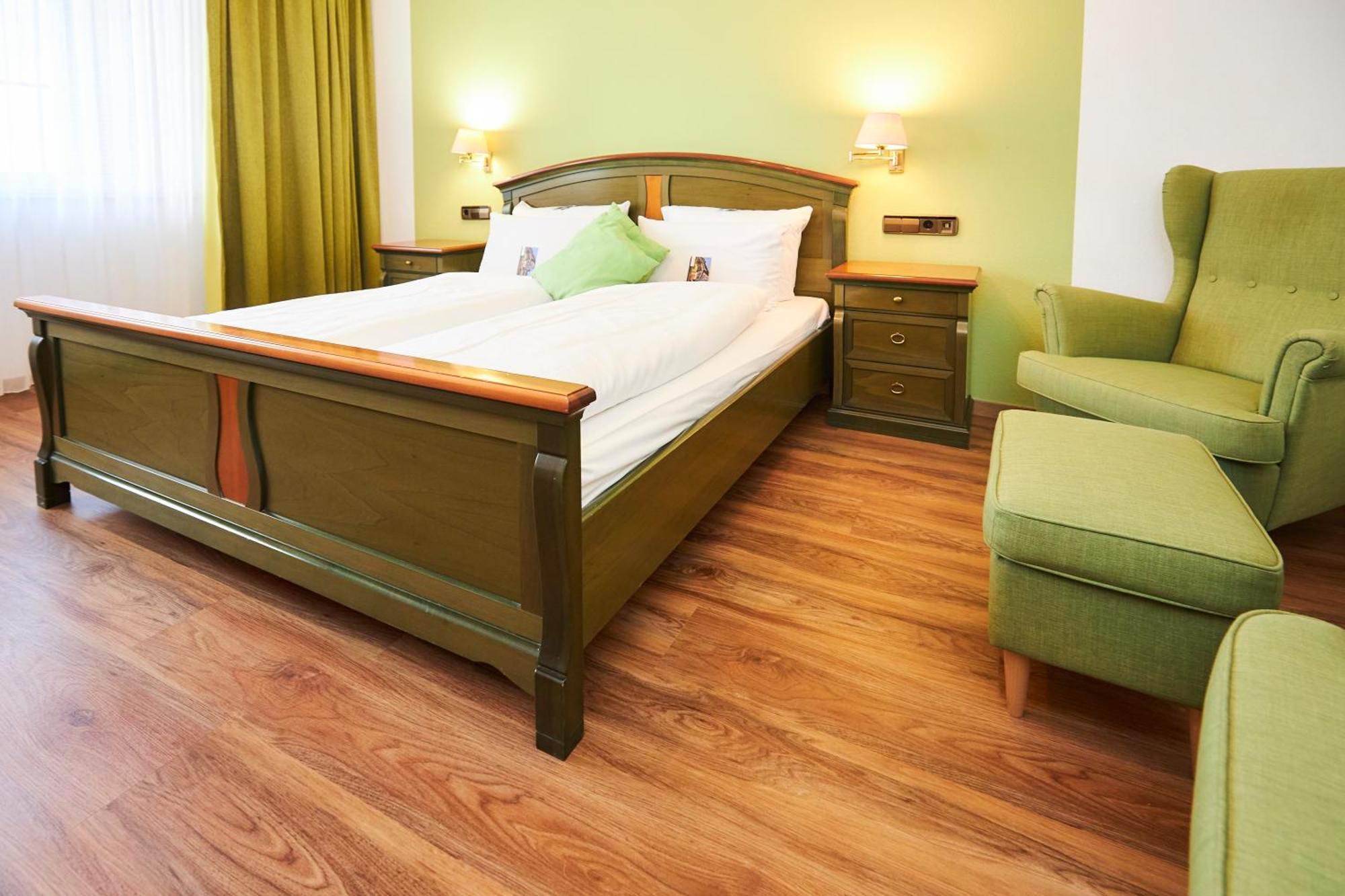 באד אוראך Flair Hotel Vier Jahreszeiten מראה חיצוני תמונה