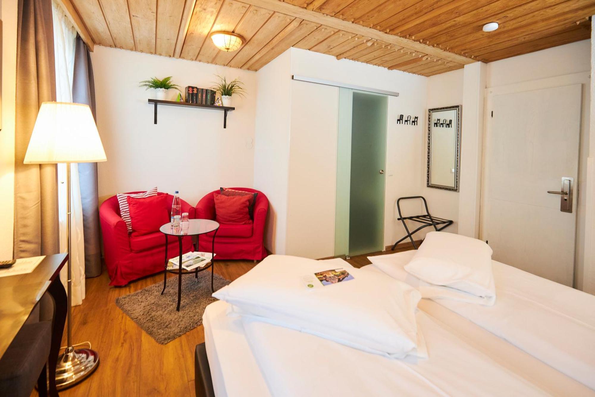 באד אוראך Flair Hotel Vier Jahreszeiten מראה חיצוני תמונה
